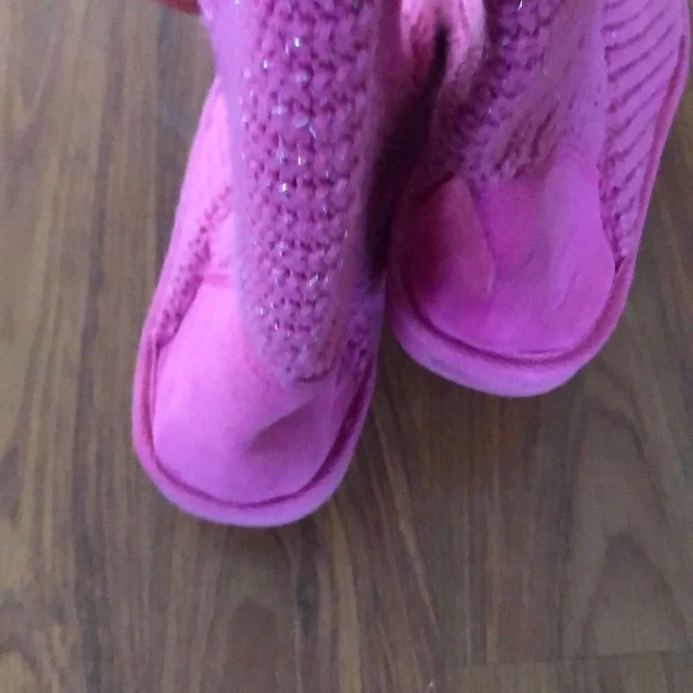 NWT SO pink Knit boots ￼wear 2 ways. Girls 4